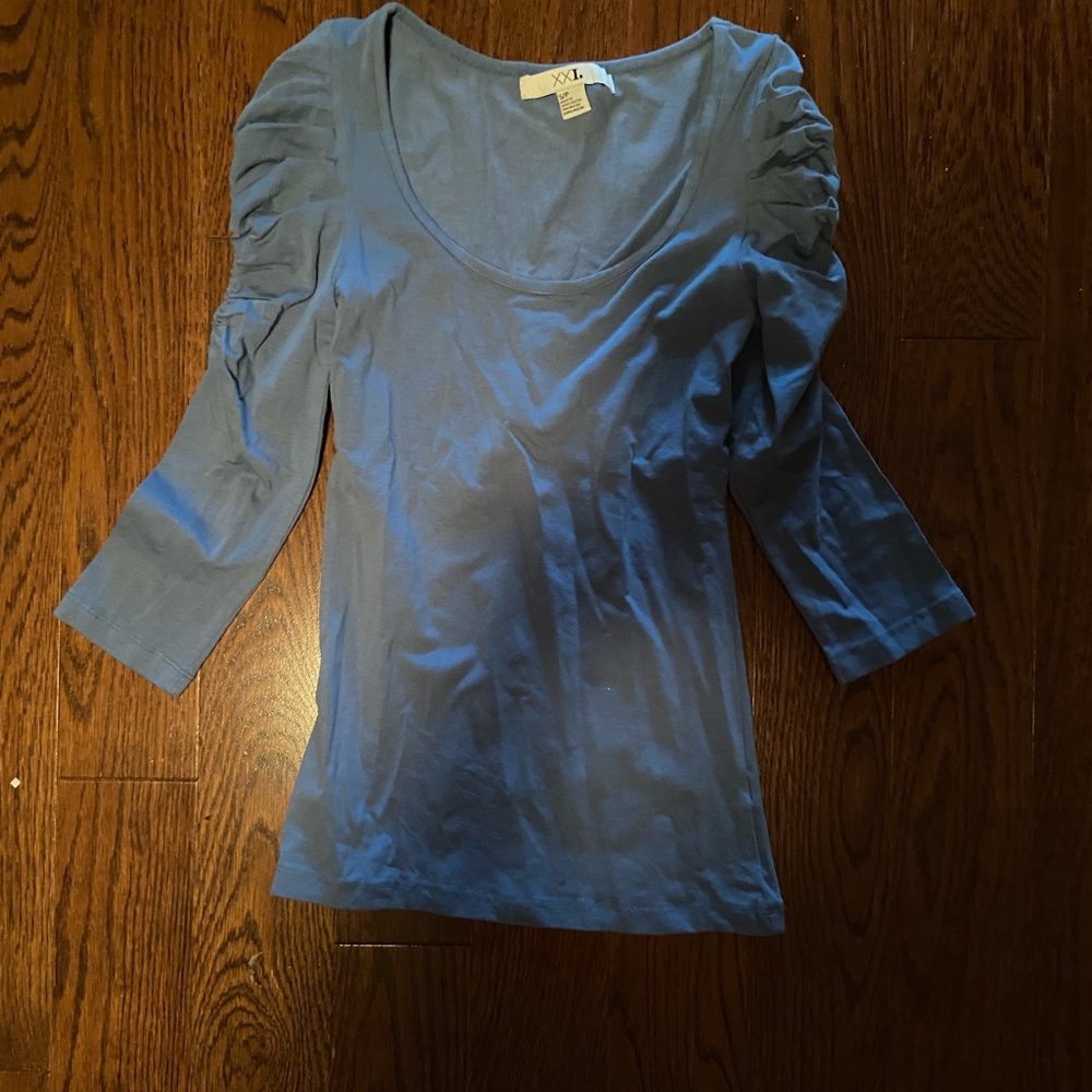 Blue 3/4 sleeve top